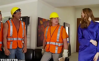 Whiteghetto horn-mad housewife gangbanged by grouping workers