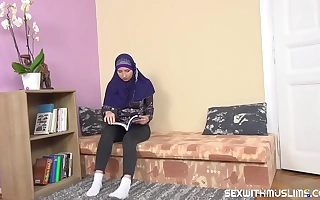 Sexy muslim teacher gives main ingredient of hearts lesson