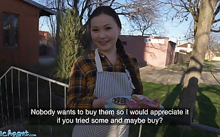 Public Go-between XXX pornhub Asian Newborn Luna Truelove Offers Her Hand-picked Cakes be required of a Creampie