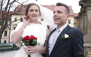 HUNT4K. Attractive Czech bride spends first night with munificent stranger