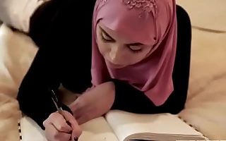 Beautiful Muslim gal Ella Knox swallows a long cock!