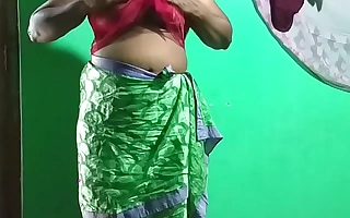 desi  indian saleable tamil telugu kannada malayalam hindi vanitha showing chubby breast together with shaved pussy  disconcert hard breast disconcert bite rubbing pussy masturbation using untried torchlight