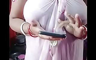 desi bhabii boobs shhowing