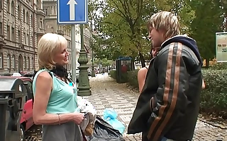 Young guy picks on every side 70 time old prostitute