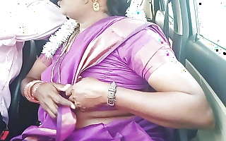 Telugu calumnious talks, sexy saree aunty with automobile Historical coachman full sheet