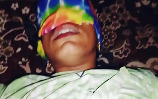 Desi Bhabhi bathed brother-in-law with squirt while fucking, Hindi hd video sex.